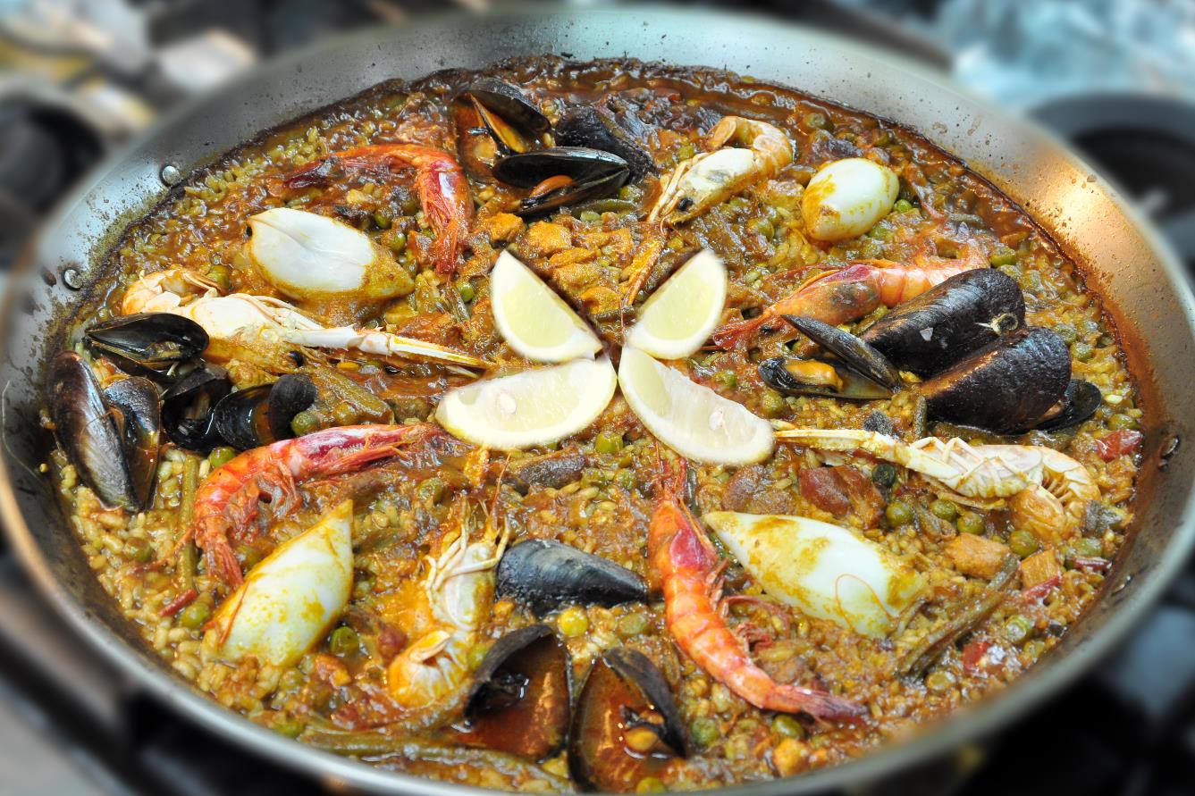 Paella de marisco en Restaurant La Marieta Mollet, al gusto tradicional y acabada al horno